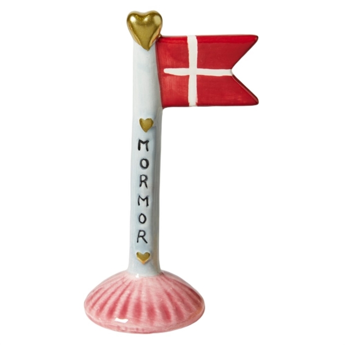 Dekorativer Fahnenmast mit dänischer Flagge, Schriftzug „MORMOR“ und goldenen Herzen, rosa Totenkopf-förmiger Sockel.