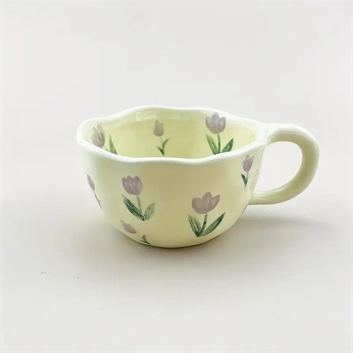 Blumenmuster Keramiktasse Lila