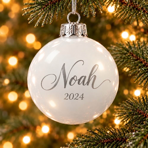 Persönliche Weihnachtskugel mit Name – Glänzend weiß