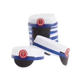 Tischdekoration mit blauen Studentenhüten